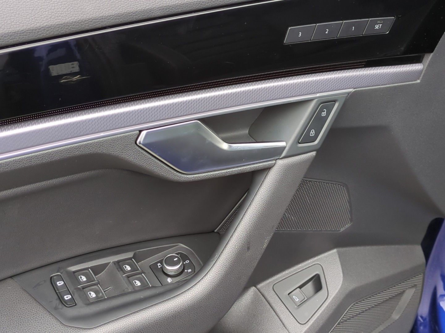 Volkswagen Touareg R-LINE 4M - Samsaru's Car Outlet