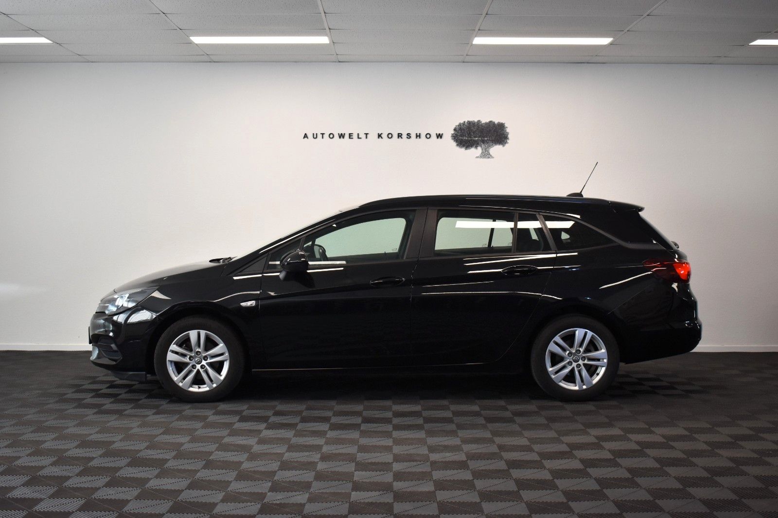 Opel Astra K Sports Tourer - Samsaru's Car Outlet