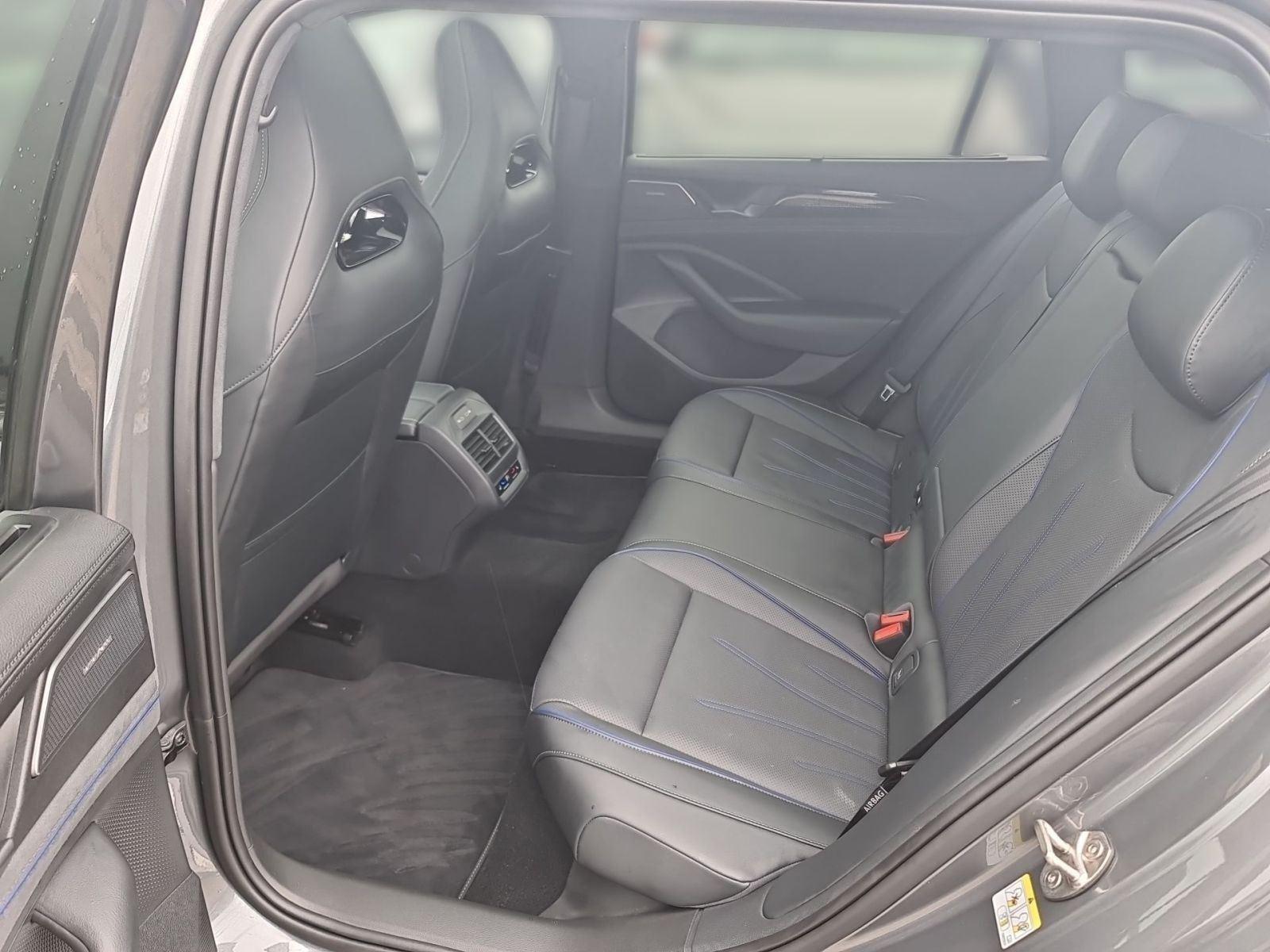 Volkswagen Passat Variant 1.5 TSI eHybrid DSG R-LINE SIGNAT