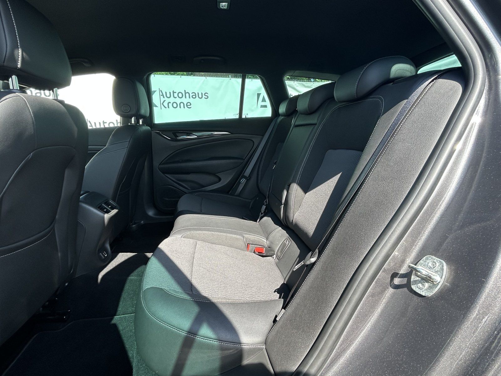Opel Insignia 2.0 CDTI Business - Samsaru's Car Outlet