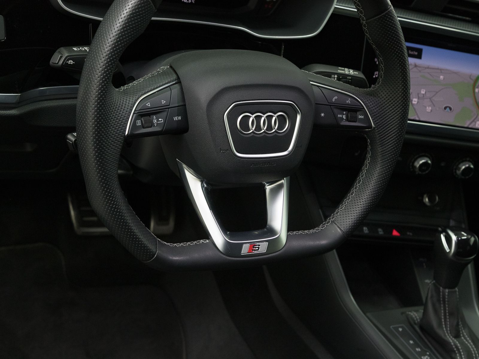 Audi Q3 40 TFSI Q S LINE - Samsaru's Car Outlet