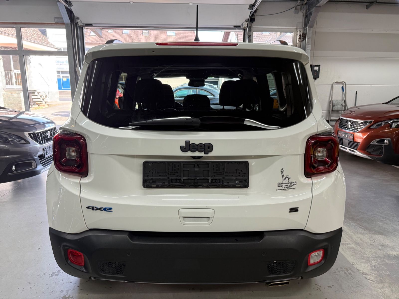 Jeep Renegade S Plug-In-Hybrid 4xe - Samsaru's Car Outlet
