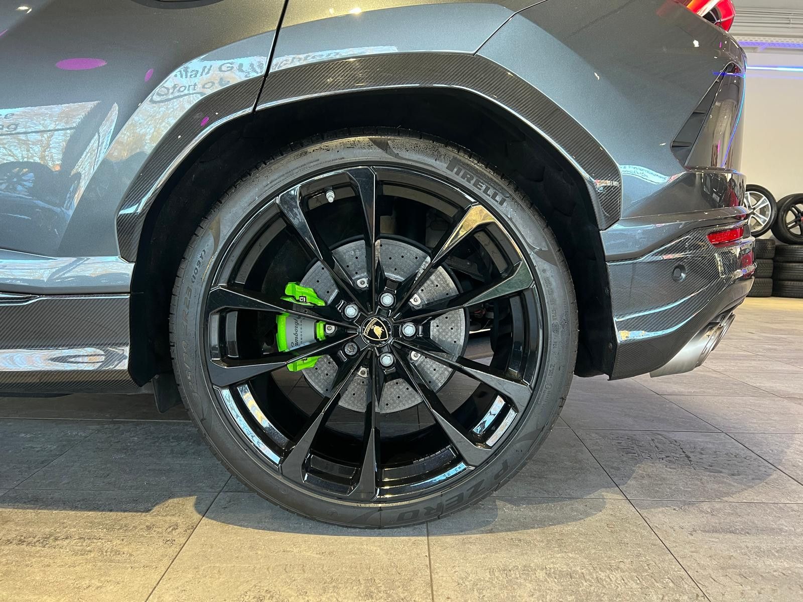 Lamborghini Urus *Großes Carbon Paket*Akrapovic*Garantie