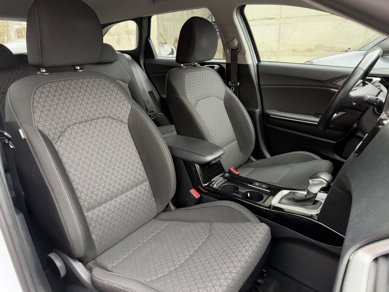 Kia Ceed Plug-in Hybrid Vision - Samsaru's Car Outlet