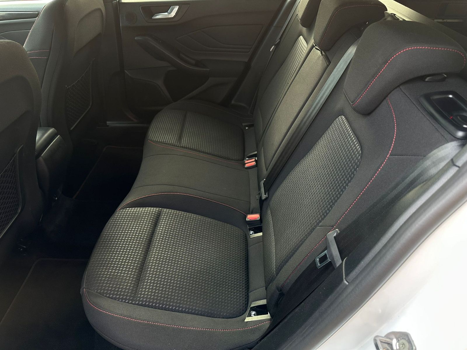 Ford Focus 1.5 Turnier ST-Line X LED ACC NAV KAM AHK