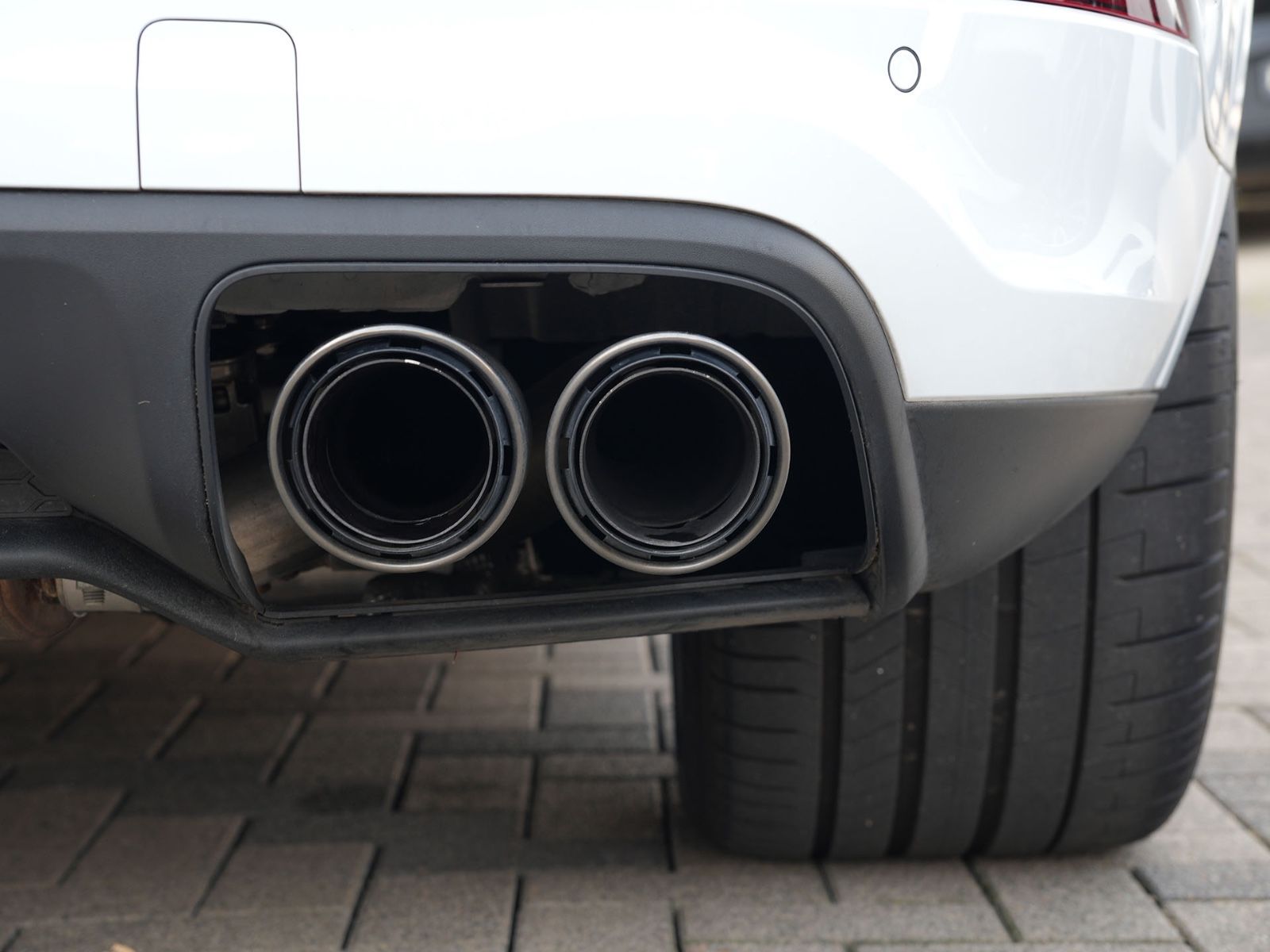 Porsche E-Hybrid Coupé SPORTDESIGN-ACC-LUFTF.-PANO-VOLL