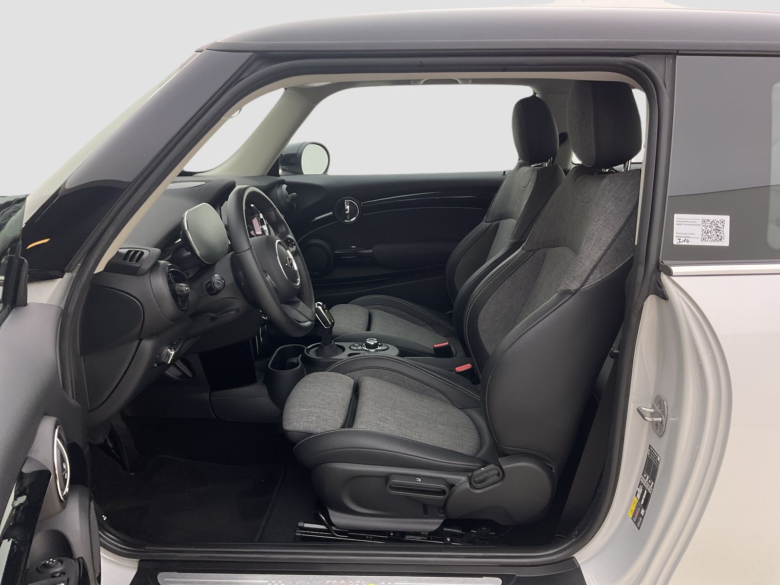 MINI Cooper SE - Samsaru's Car Outlet