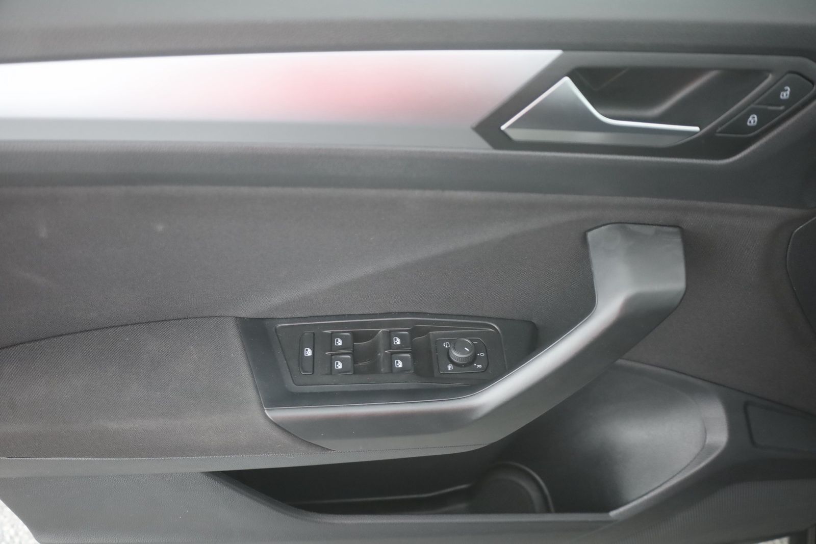 Volkswagen T-Roc 1.5 TSI DSG - Samsaru's Car Outlet