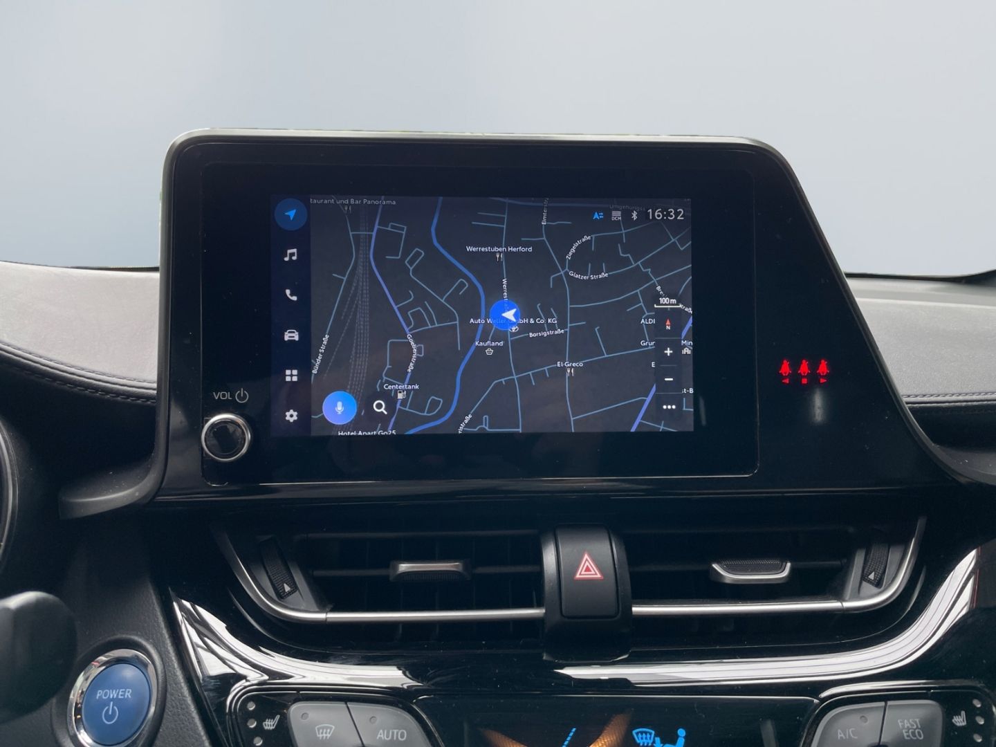 Toyota C-HR 2.0 Hybrid Team - Samsaru's Car Outlet