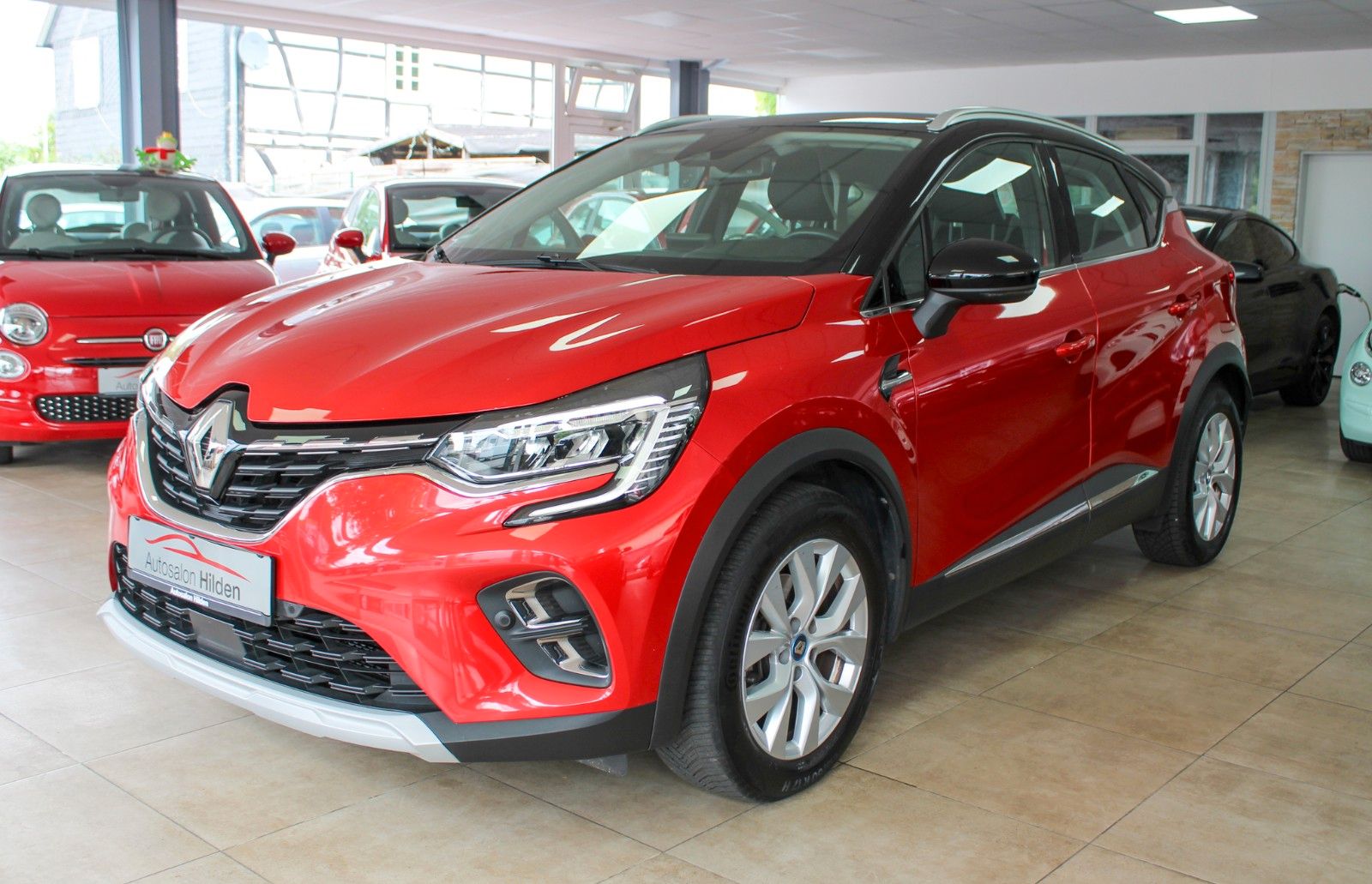 Renault Captur 1.6 E-Tech Hybrid Intens - Samsaru's Car Outlet