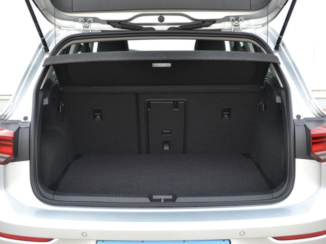 Volkswagen Golf VIII 1.5 TSI Life - Samsaru's Car Outlet