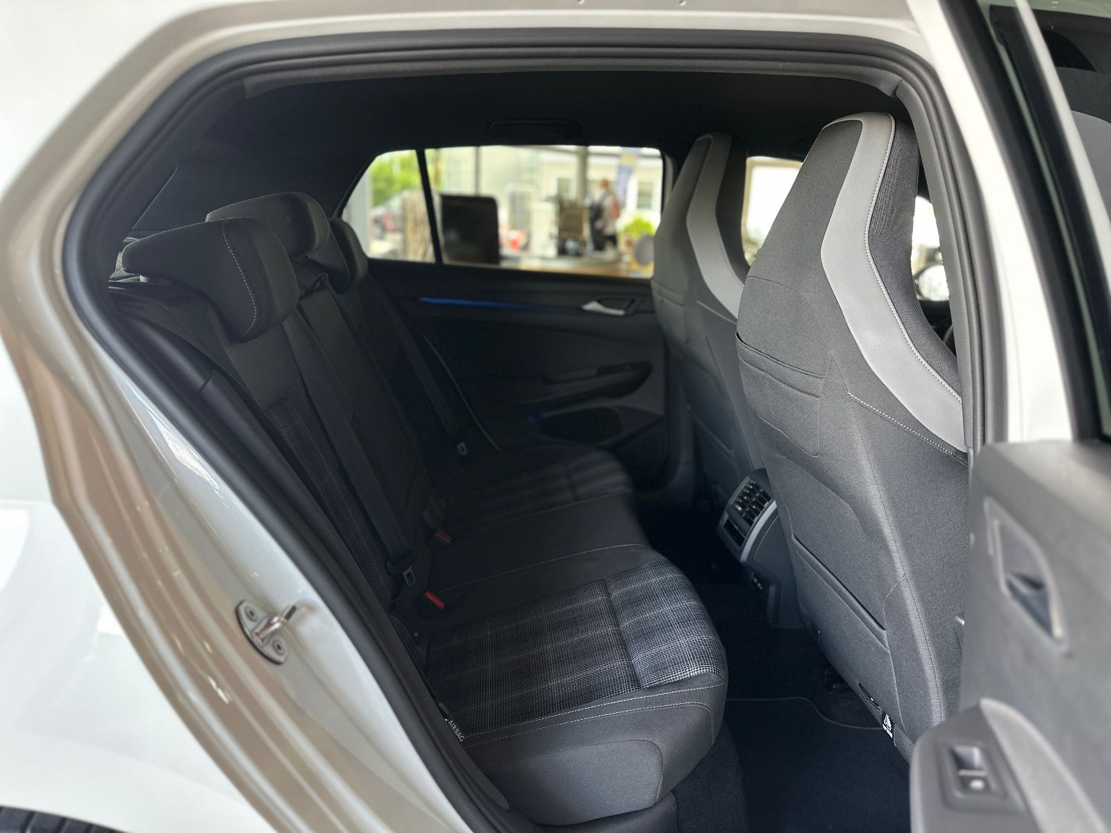 Volkswagen Golf 8 Lim. GTD - Samsaru's Car Outlet