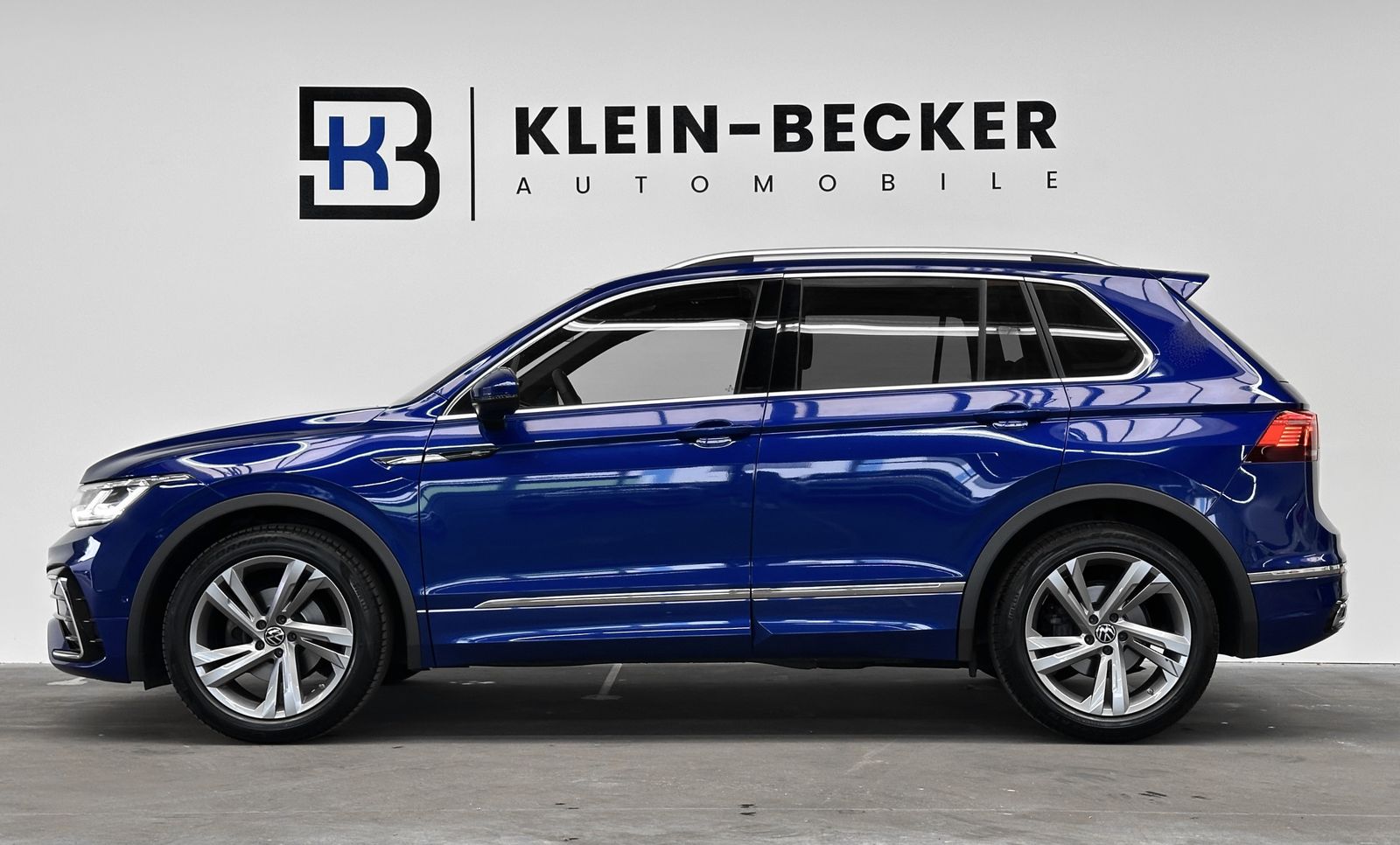 Volkswagen Tiguan R-Line - Samsaru's Car Outlet