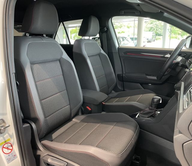 Volkswagen T-Roc 1.5 DSG Sport R-Line - Samsaru's Car Outlet