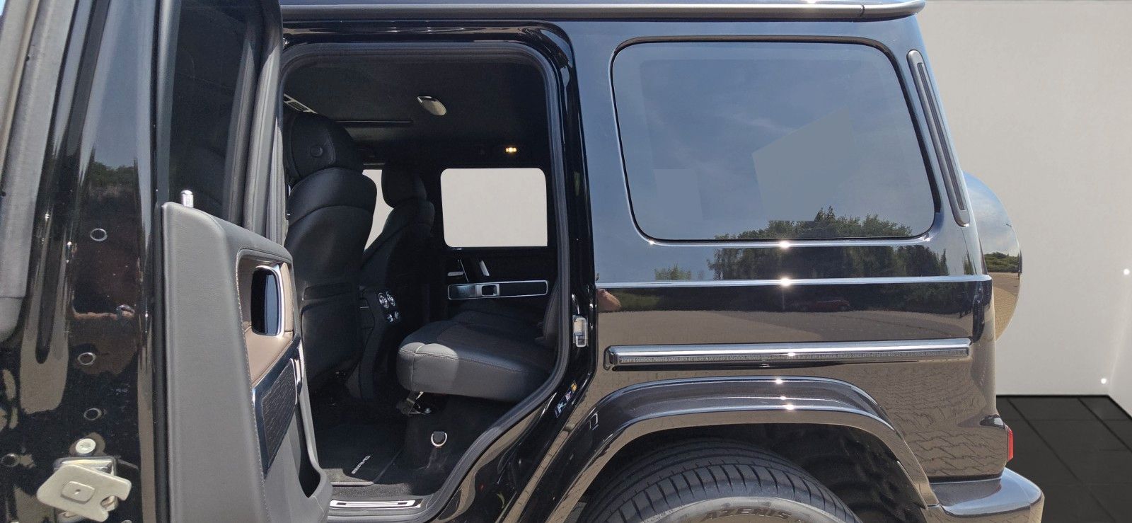 Mercedes-Benz G450d AMG Line - Samsaru's Car Outlet