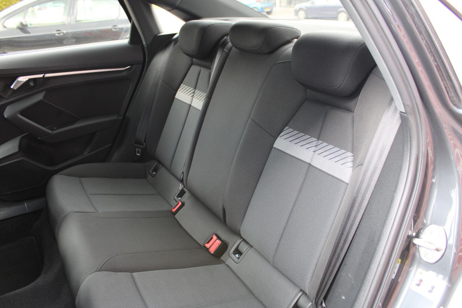 Audi A3 Limousine 30 TFSI Business edition | PANO-DAK