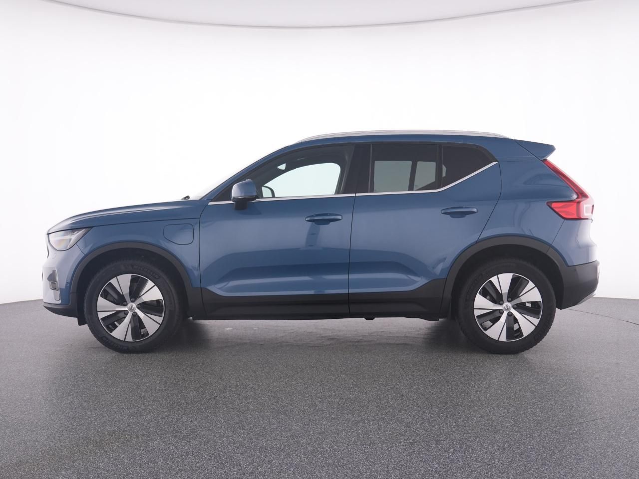Volvo XC40 T4 Plus Bright Plug-In - Samsaru's Car Outlet