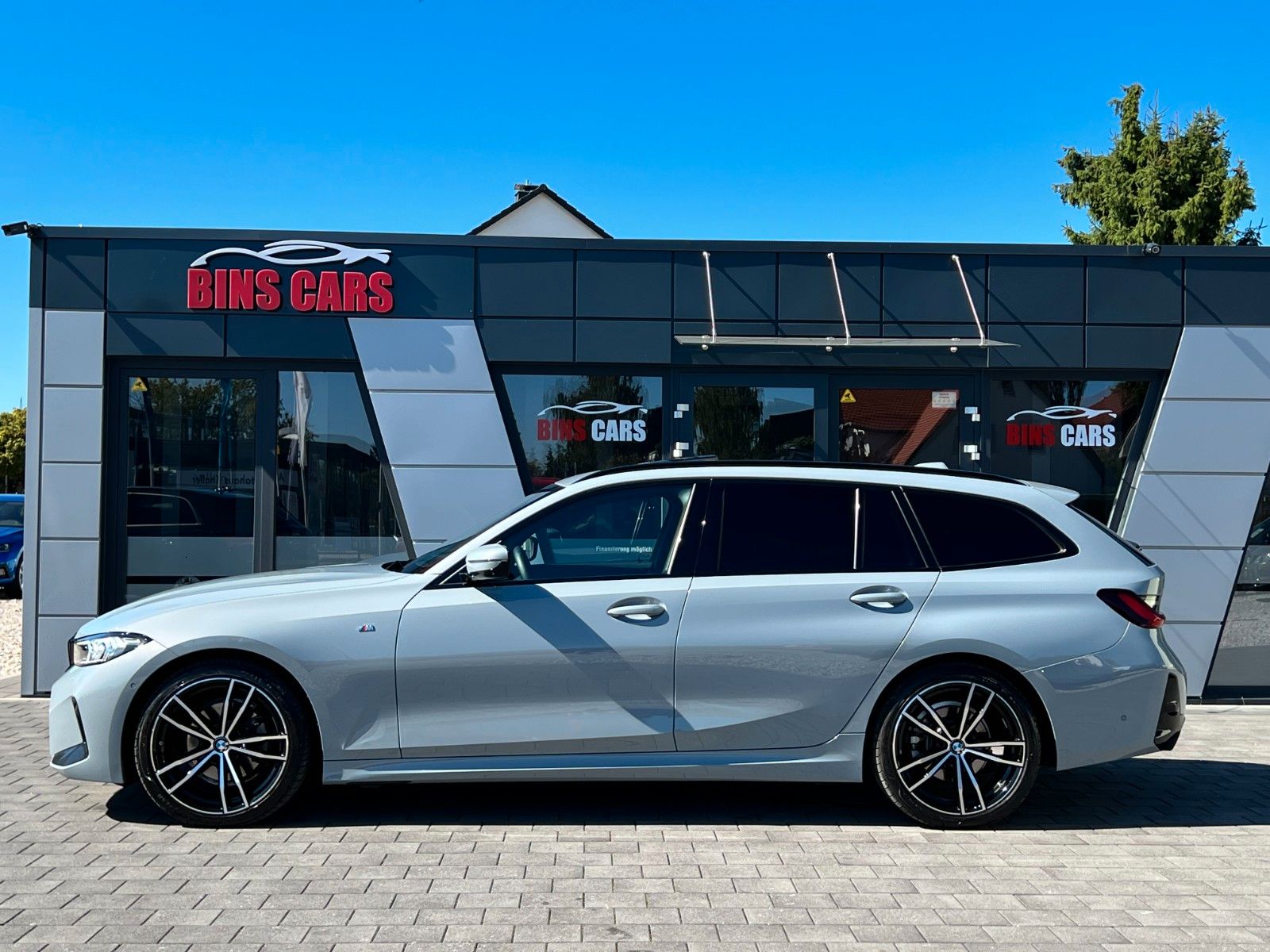 BMW 320d xDrive M Sport*360°HUD*Pano*HK*Standhzg*ACC