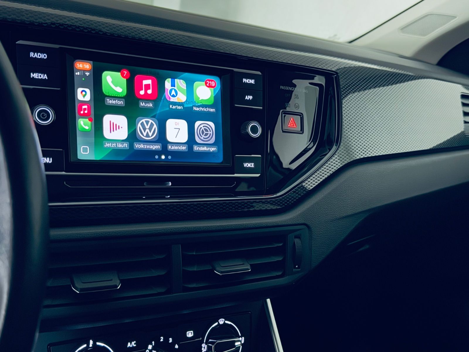 Volkswagen Polo VI Life 1.0 TSI - Samsaru's Car Outlet