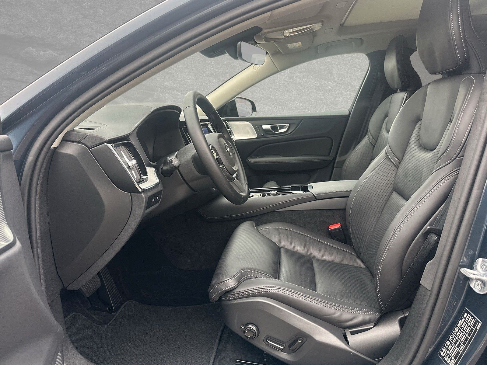 Volvo V60 T8 AWD Ultra Dark AHK ACC BLIS HUD