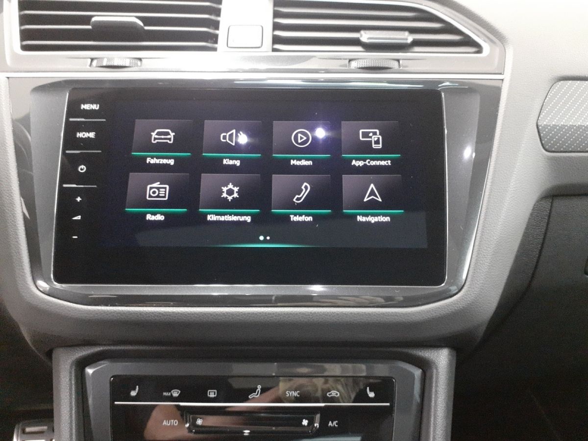 Volkswagen Tiguan R-Line 2.0 l TDI 4MOTION - Samsaru's Car Outlet