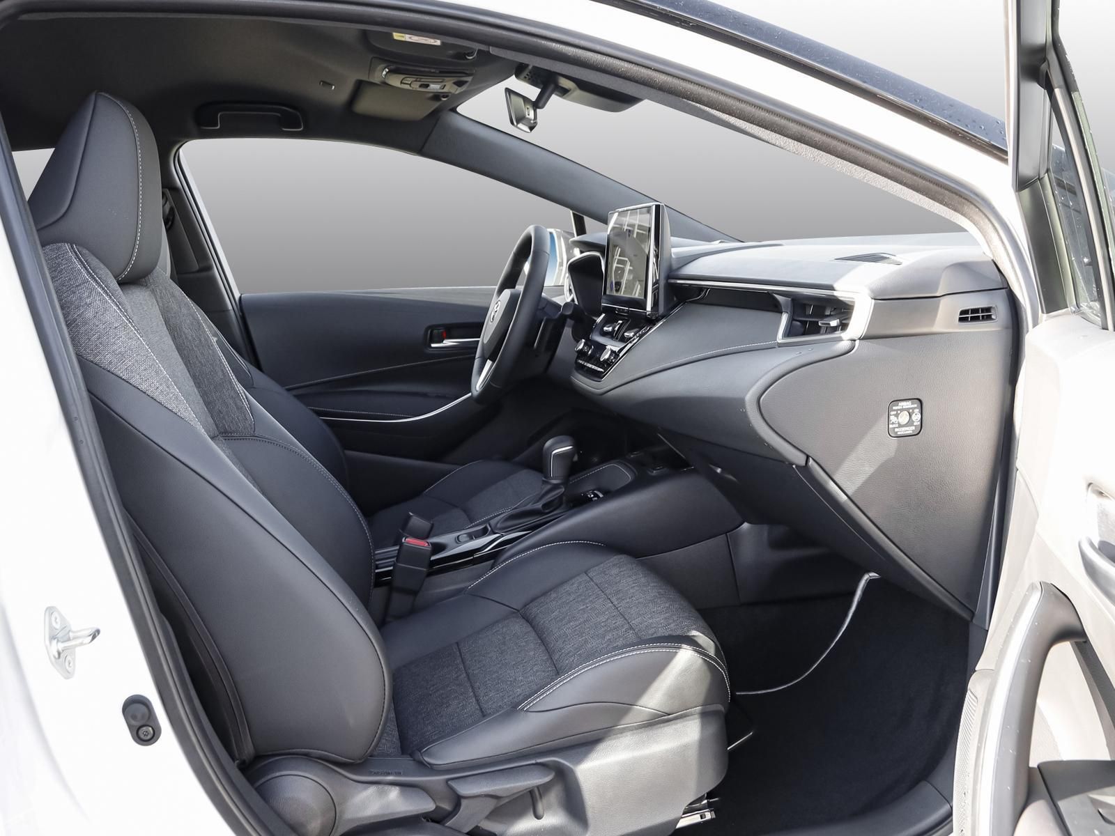 Toyota Corolla TS 1.8 Hybrid Black&White NAVI SHZ PDC B