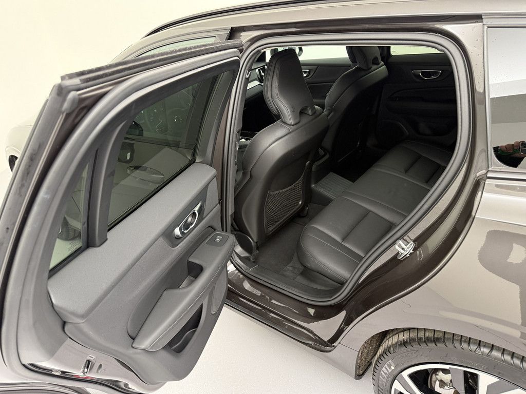 Volvo V60 T6 Plus Dark Plug-In Hybrid AWD STANDHZ 360°