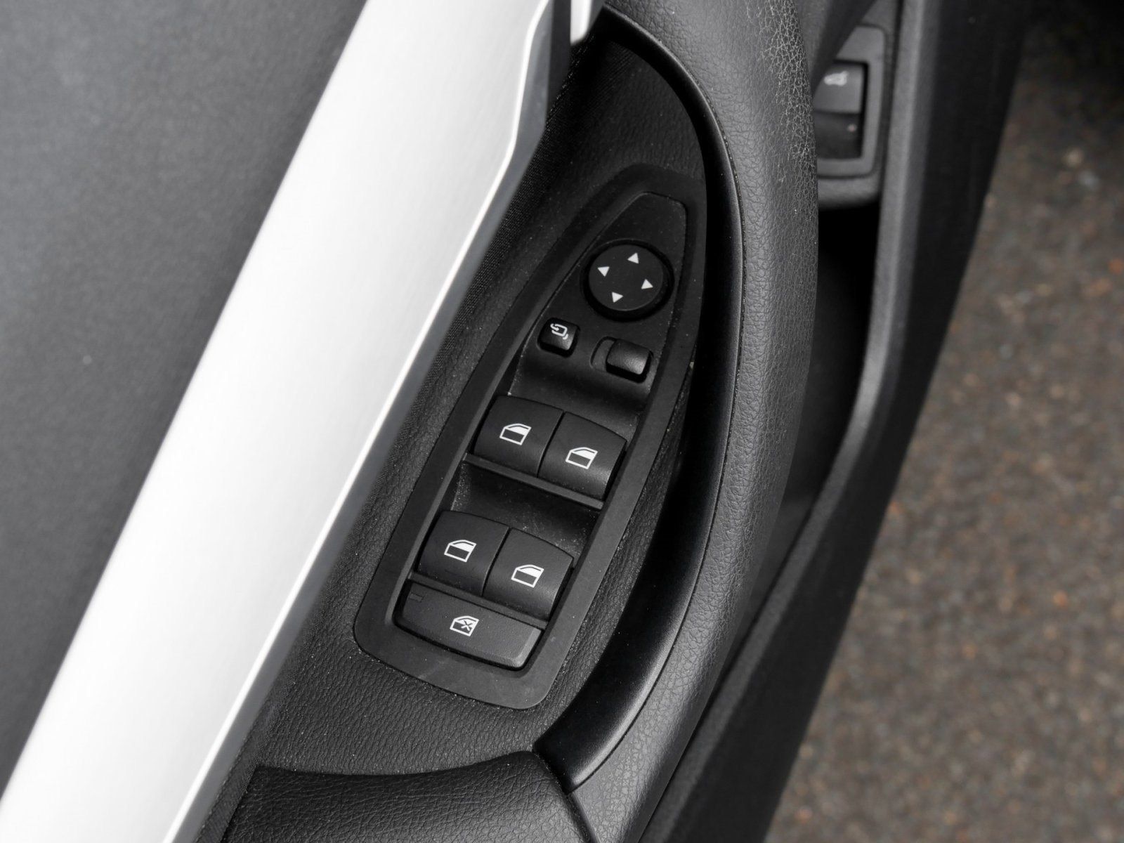 BMW X1 xDrive25e - Samsaru's Car Outlet