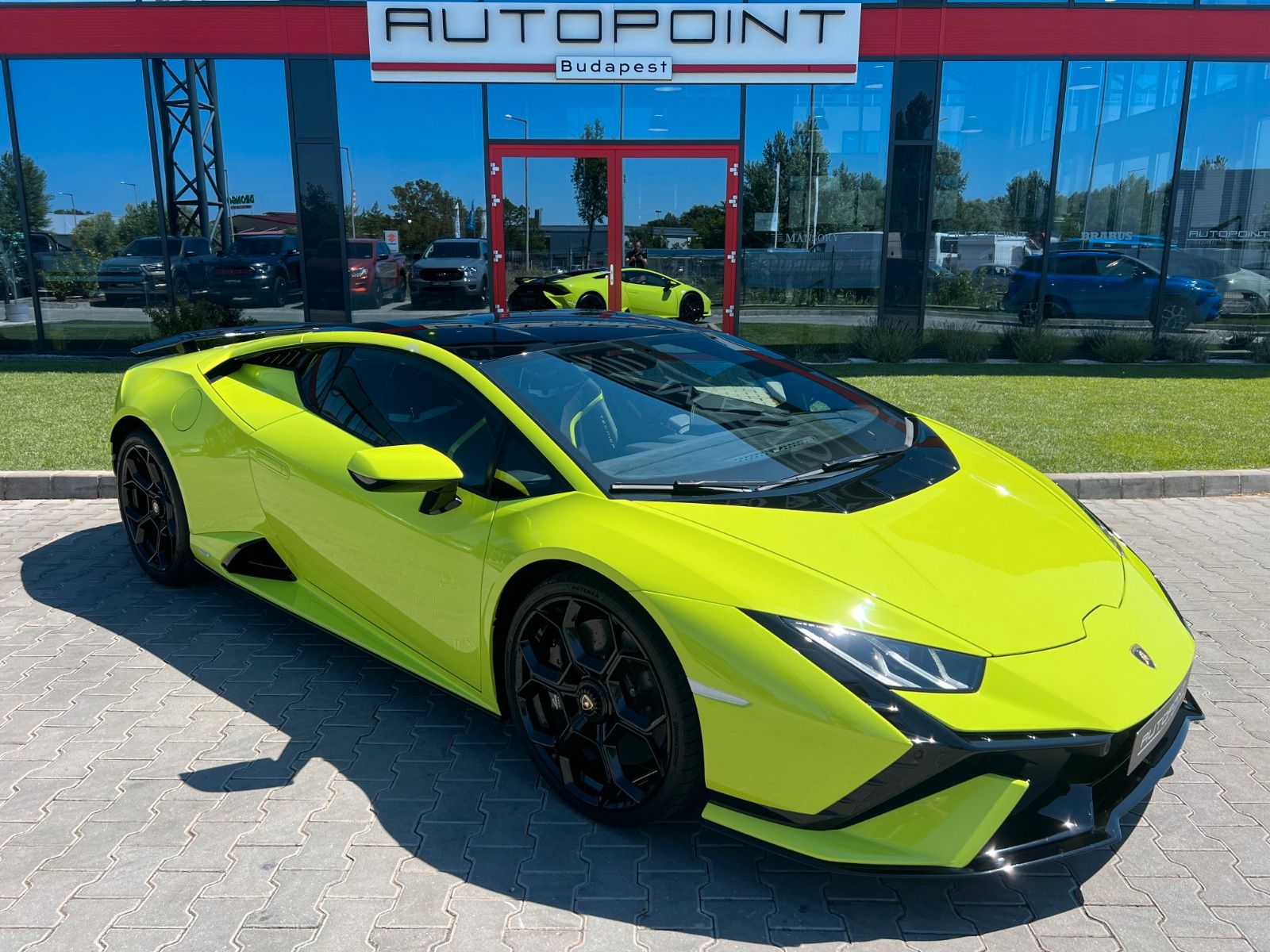 Lamborghini Huracán Tecnica - Samsaru's Car Outlet