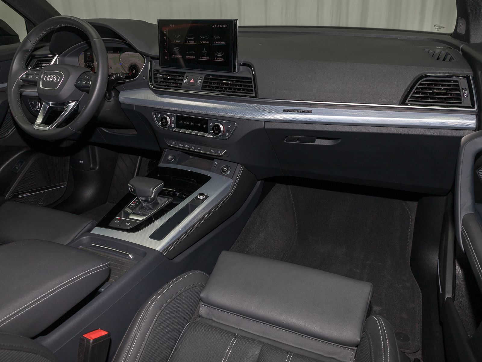 Audi Q5 Sportback 45 TFSI Q S LINE - Samsaru's Car Outlet