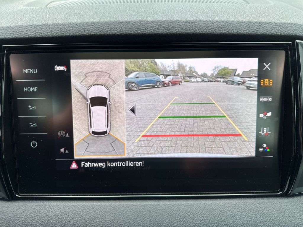 Skoda Karoq TDI 4x4 DSG Sportline AHK Pano Navi 360°