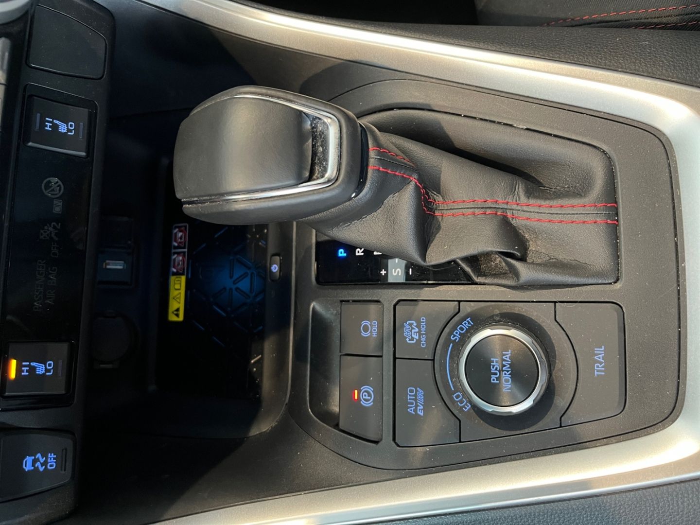 Toyota RAV 4 Plug-in-Hybrid - Samsaru's Car Outlet
