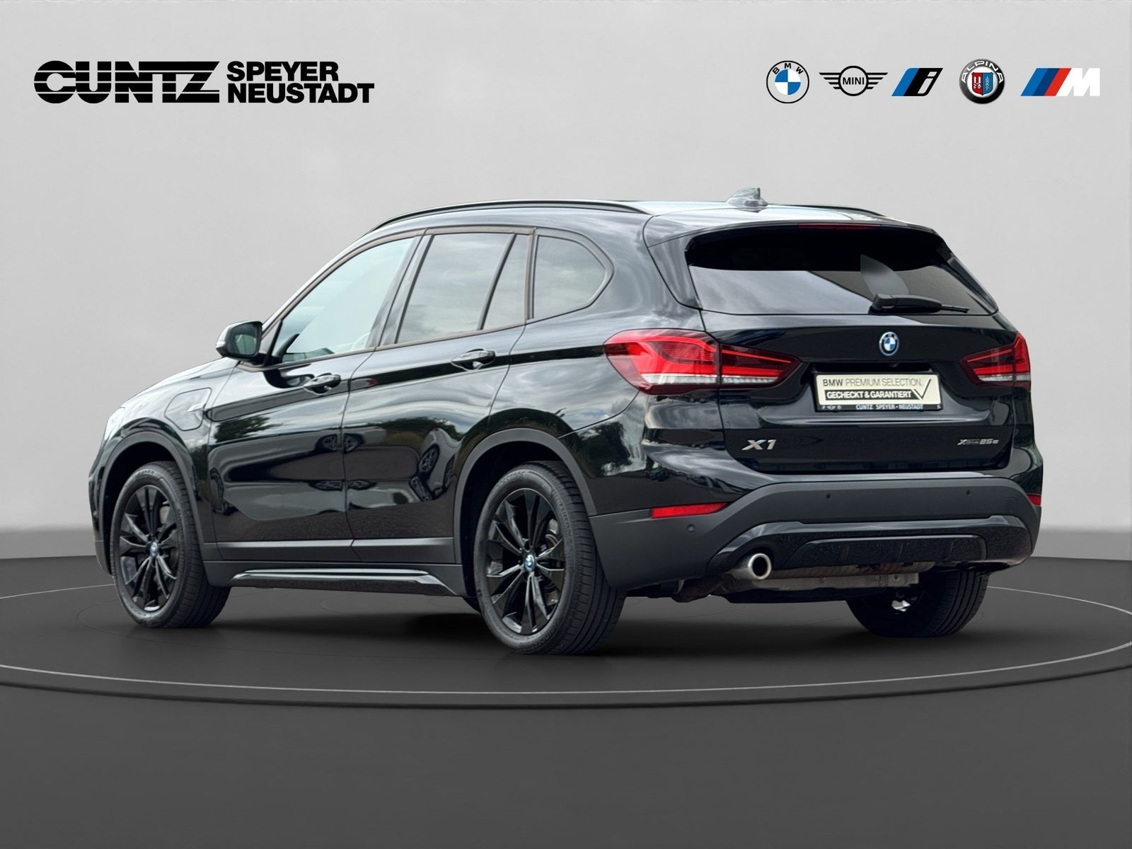BMW X1 xDrive25e Sport Line - Samsaru's Car Outlet