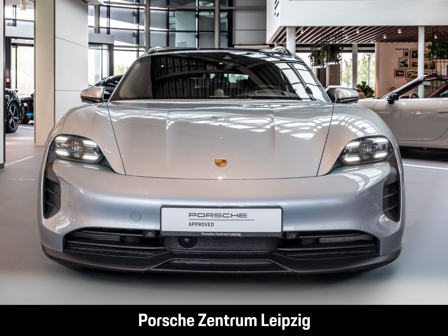 Porsche Taycan GTS Sport Turismo HeadUp InnoDrive Matrix