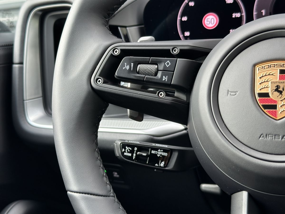 Porsche Cayenne E-Hybrid Coupe | Sportabgas | el. AHK |