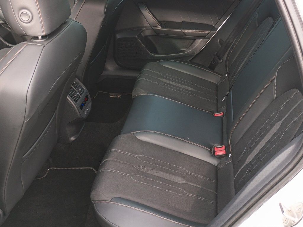 Cupra Formentor 1.4 e-Hybrid DSG AHK+PDC+ACC+SHZ