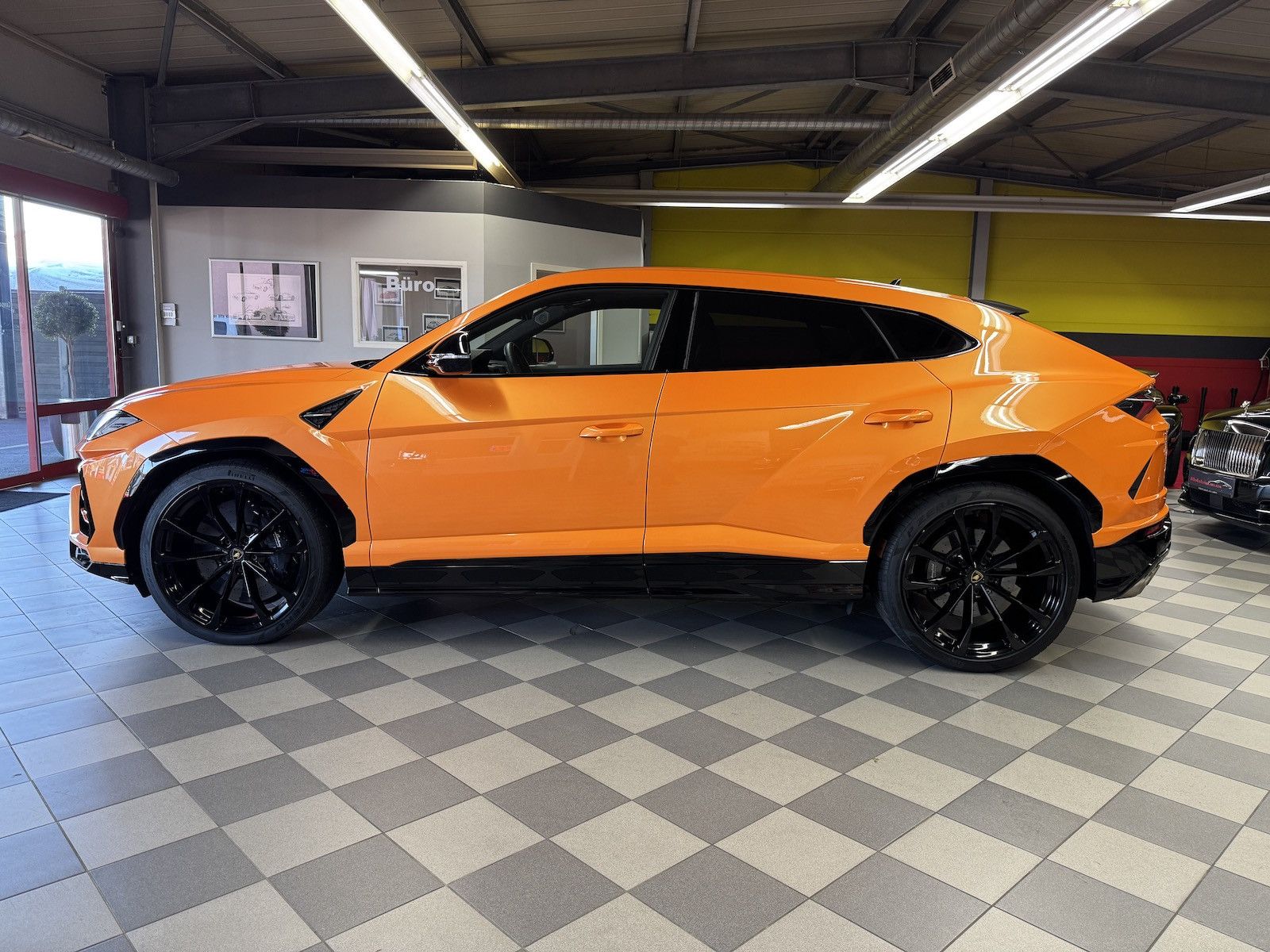 Lamborghini Urus Dt.Auto - Samsaru's Car Outlet