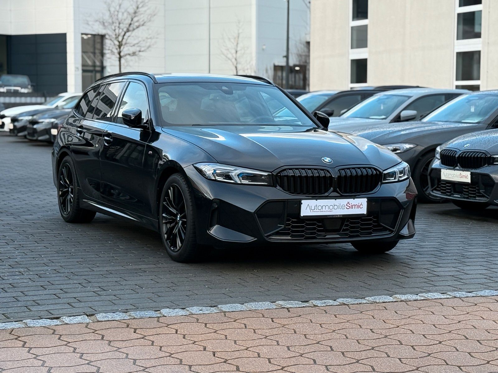BMW 320i M Sport 18" HuD AHK Pano ACC 360° hifi LED+