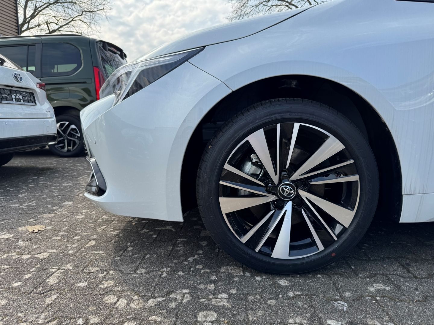 Toyota Corolla Touring Sports Hybrid Teamplayer / CarPl