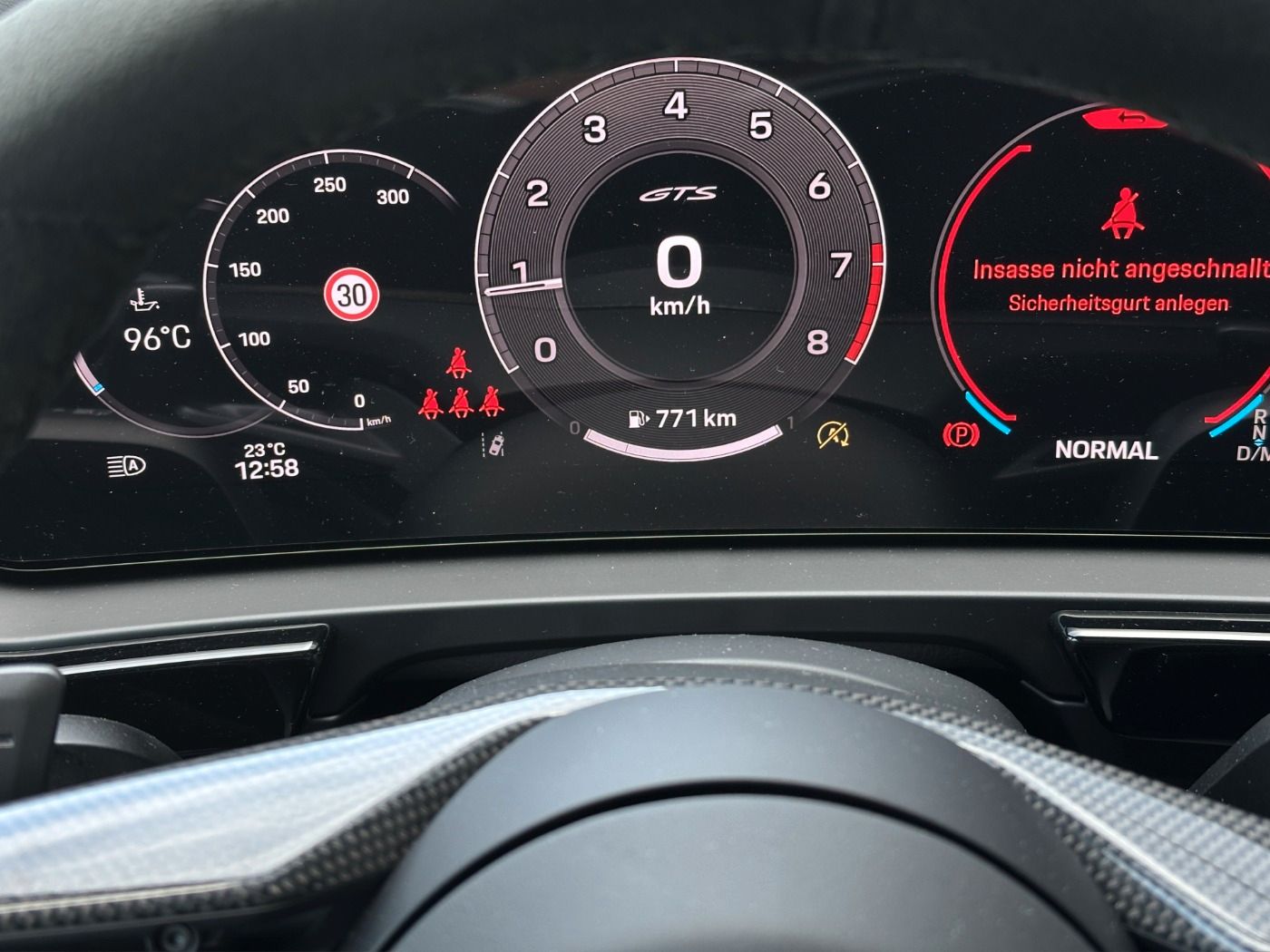 Porsche Cayenne GTS GT-Sportlenkrad PANO Sportsitze