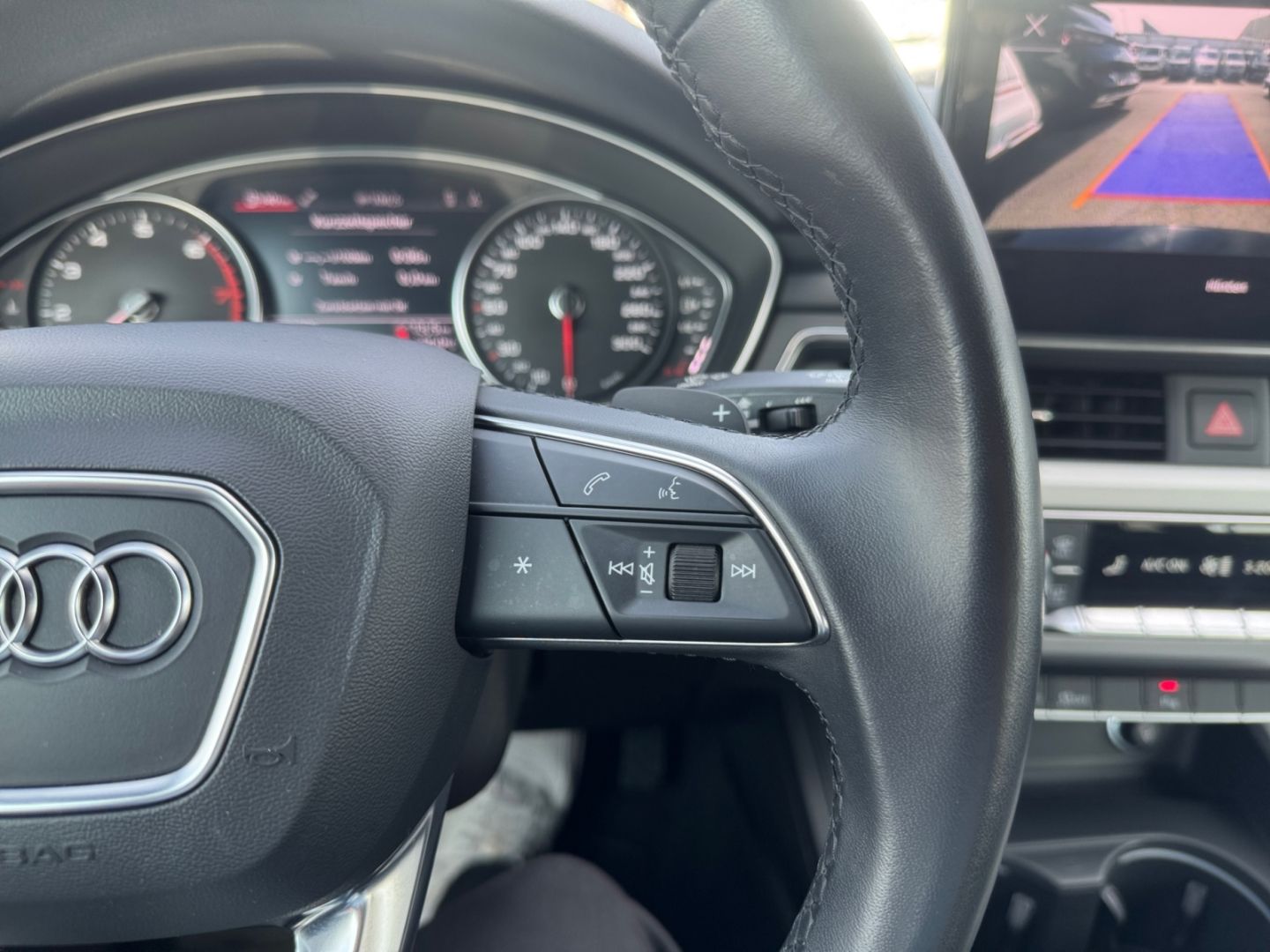 Audi A4 Avant 35 TFSI S tronic advanced - Samsaru's Car Outlet