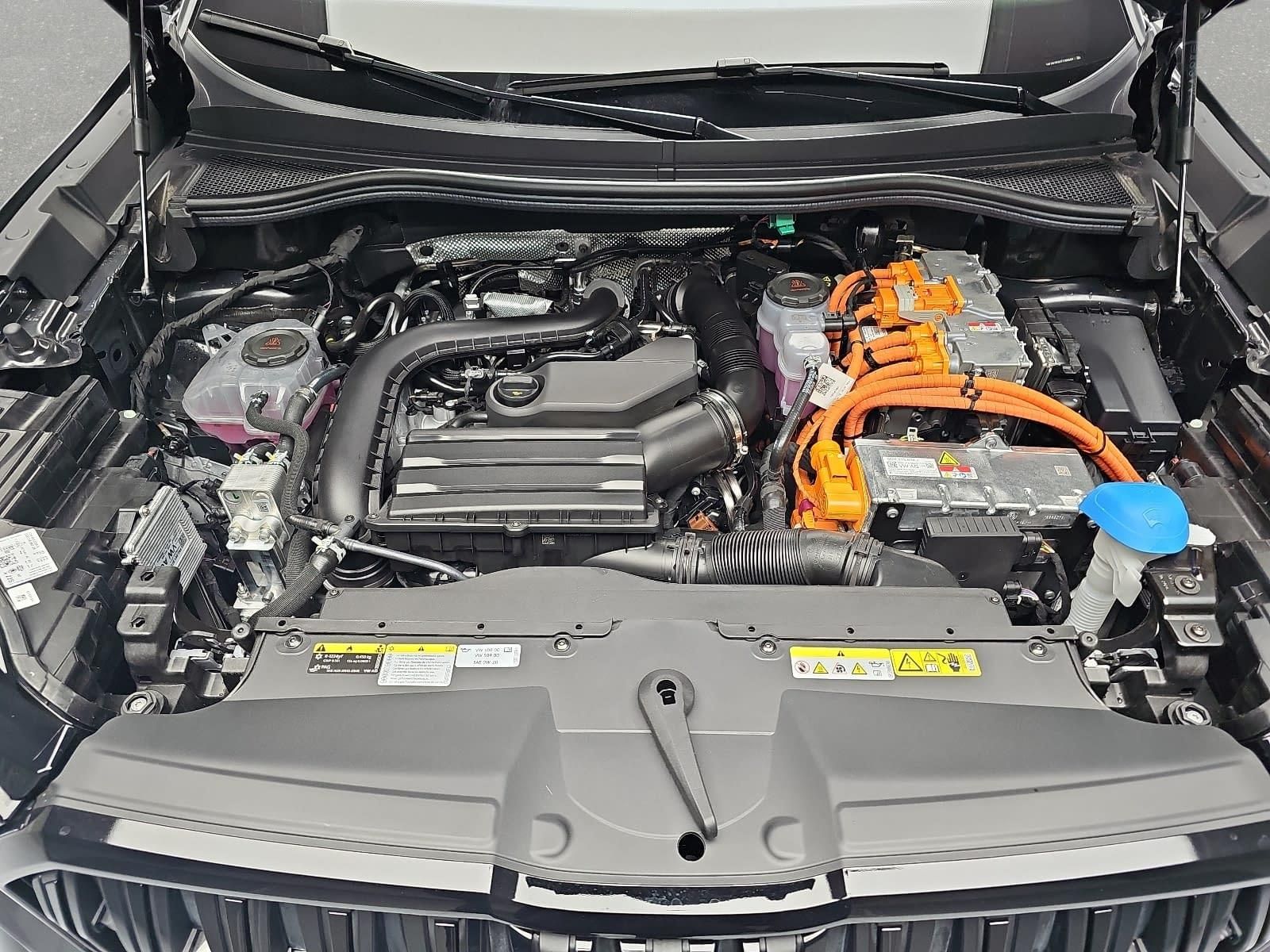 Skoda 1.5 TSI DSG IV PHEV SPORTLINE AHK PANO LM
