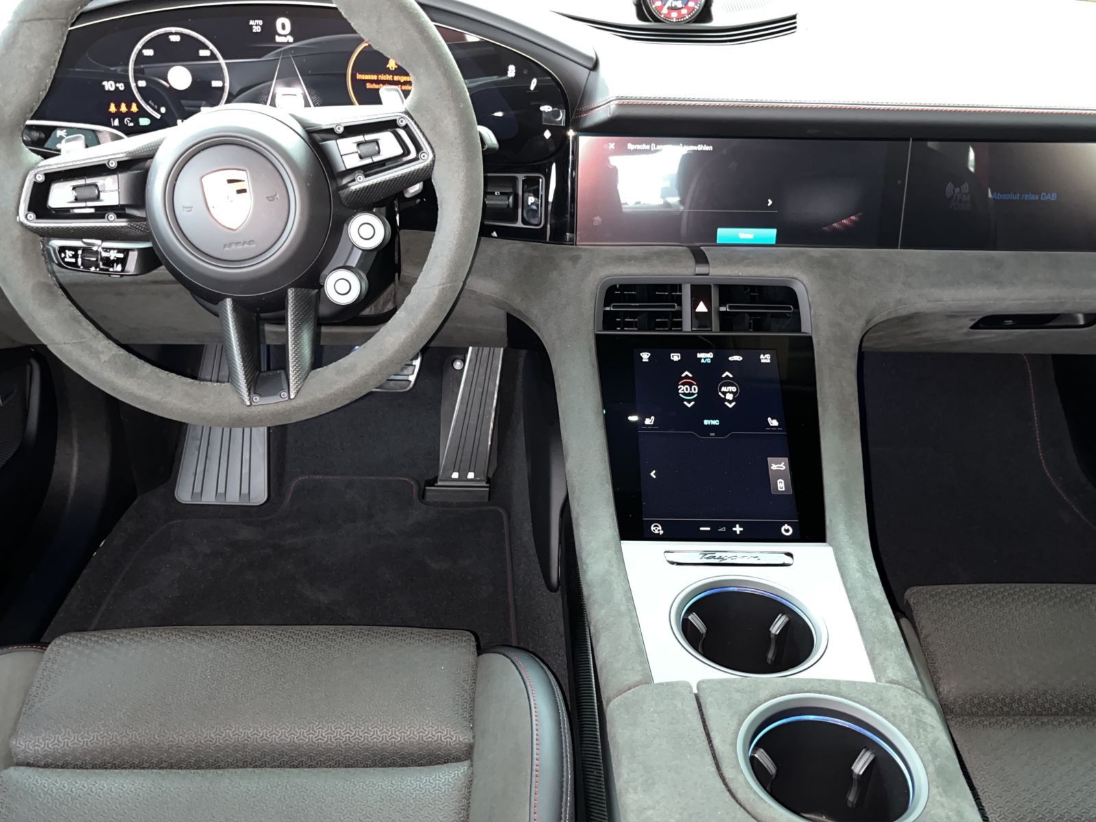 Porsche Taycan GTS - HD Matrix - Pano - Head Up - Chrono