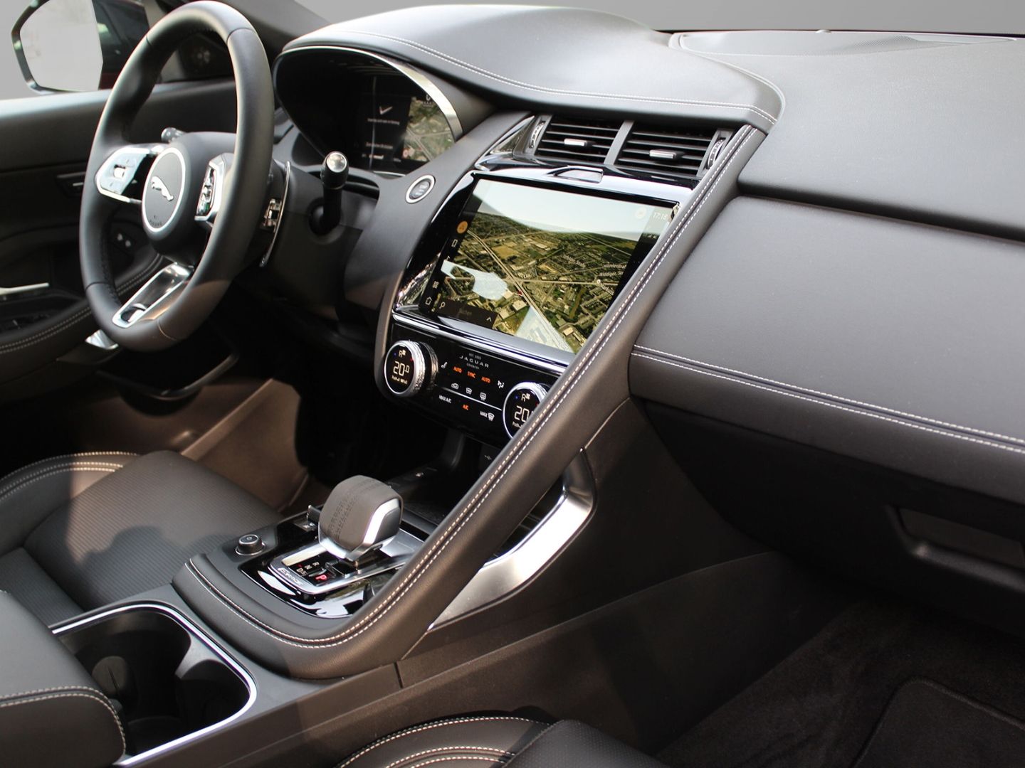 Jaguar E-Pace R-Dynamic SE AWD D200 Mild-Hybrid EU6d