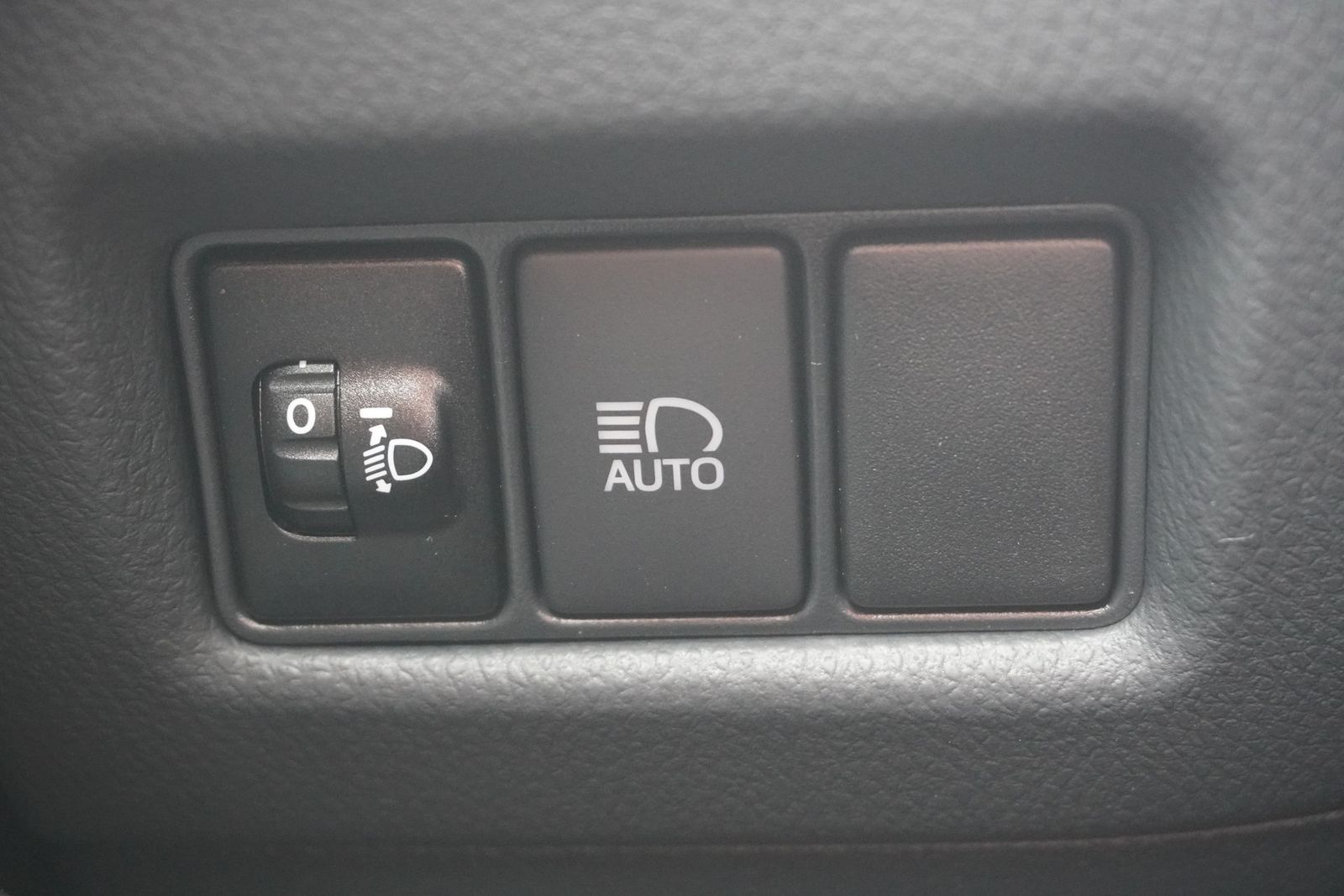 Toyota C-HR 1.8 Hybrid Flow - Samsaru's Car Outlet