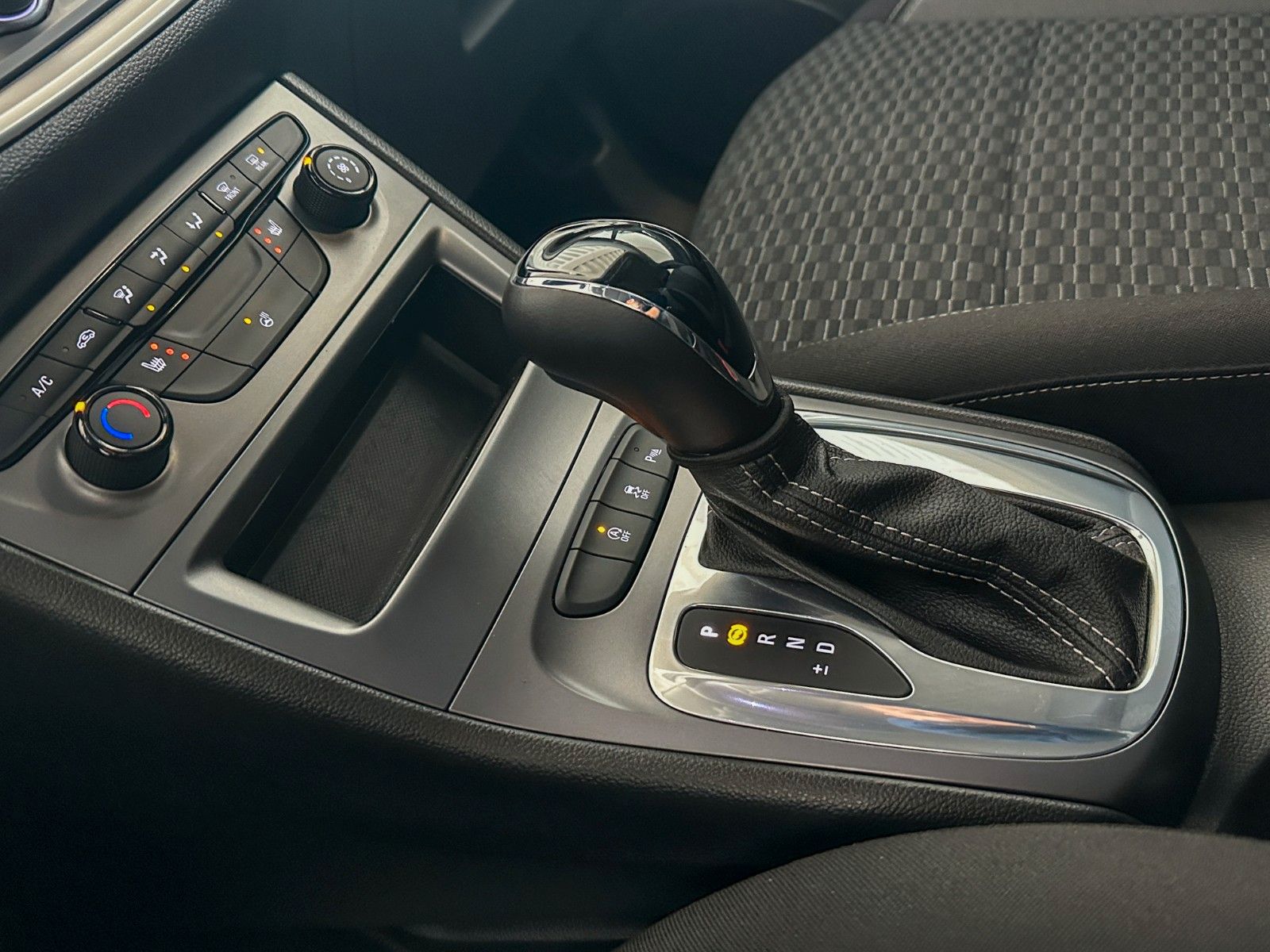 Opel Astra K 1.5 D Sports Tourer Business - Samsaru's Car Outlet