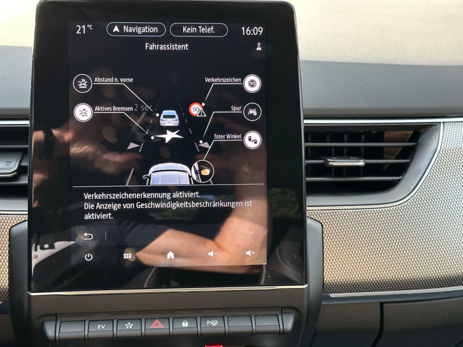 Renault Arkana E-Tech Intens - Samsaru's Car Outlet