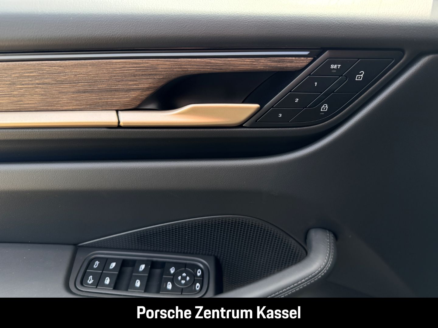Porsche Macan Electric 4 Matrix LED