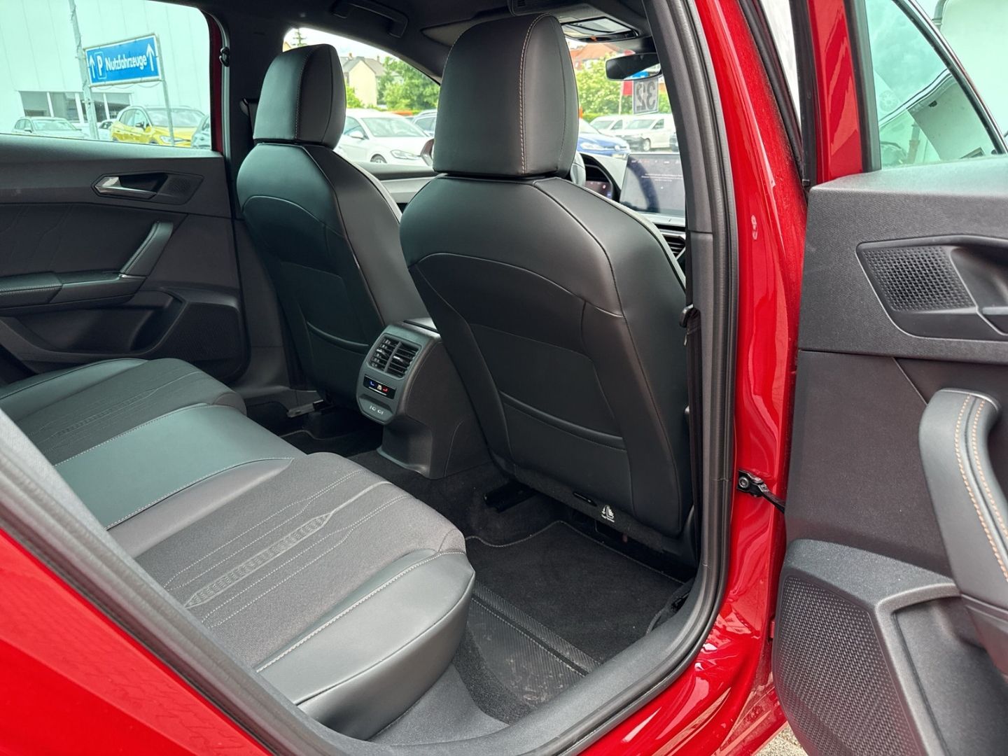 Cupra Leon Sportstourer 1.5 eTSI - Samsaru's Car Outlet