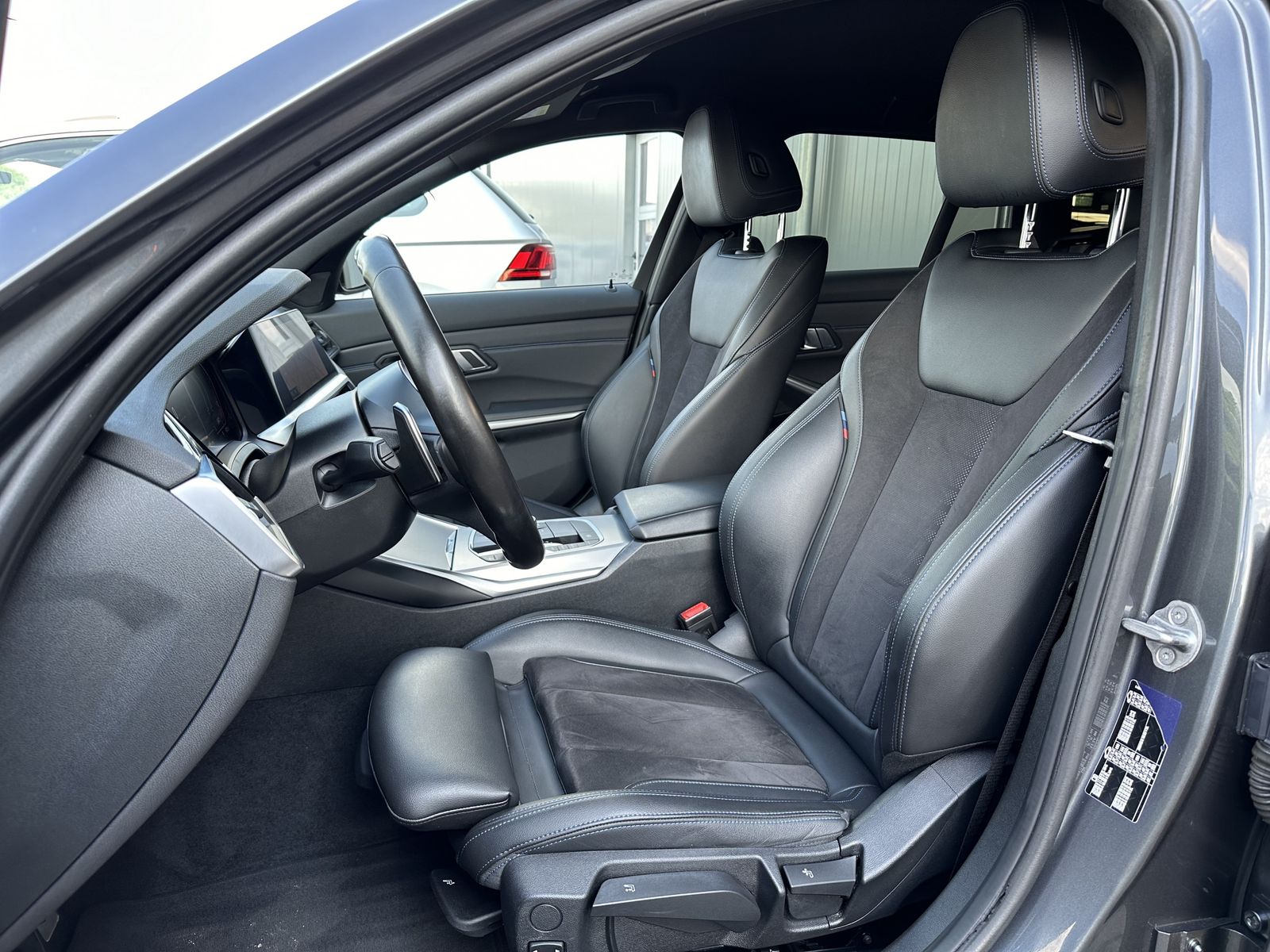 BMW 320d Touring M-Sport - Samsaru's Car Outlet